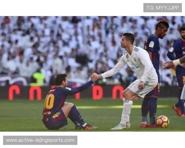 世界杯足球巨星风采：从梅西到C罗的荣耀之路与传奇瞬间