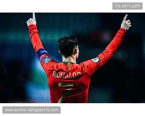 以足球后场为核心的传奇球星解析与影响力分析