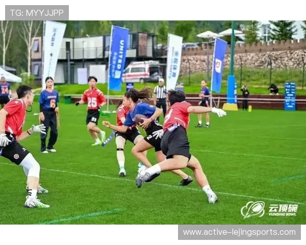 美国足球球星加盟中国职业联赛推动中美体育交流与发展新机遇