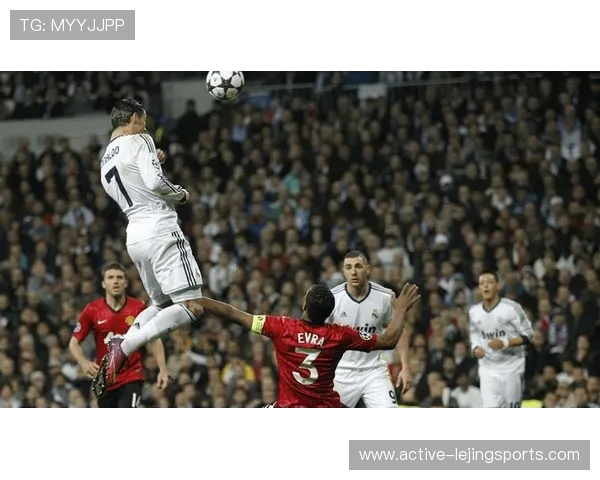 足球巨星赛场冲突瞬间盘点激情与暴力交织的真实镜头